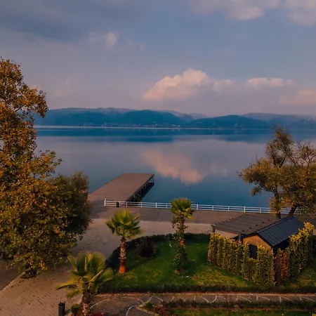 Gölevi Konaklama&restaurant Otel *